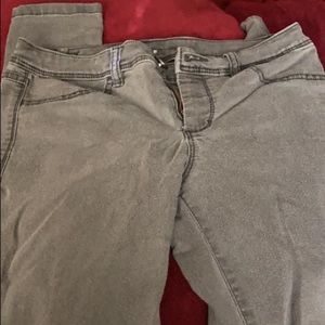 Women’s Size 8 skinny jeans